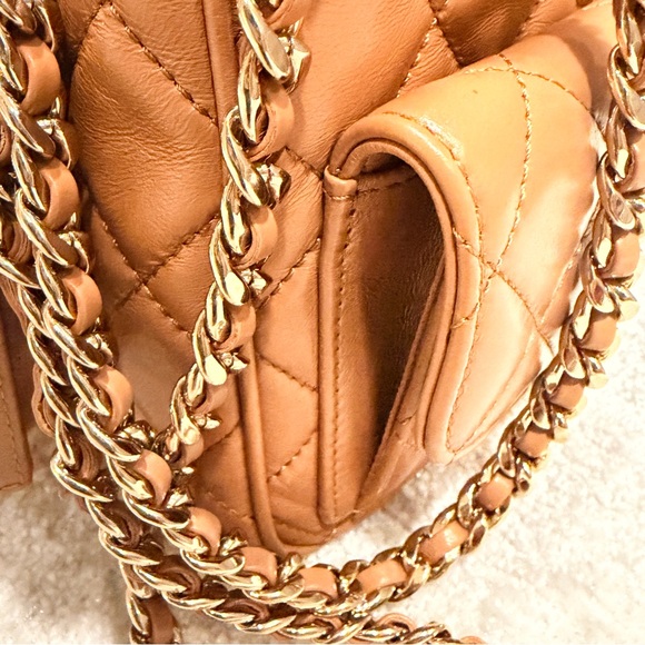 NEW CHANEL 24K Multi-Pocket Camera Bag in Caramel SZ Medium - Picture 8 of 13